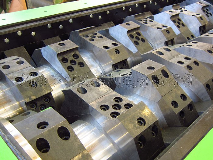 金屬撕碎機(jī)